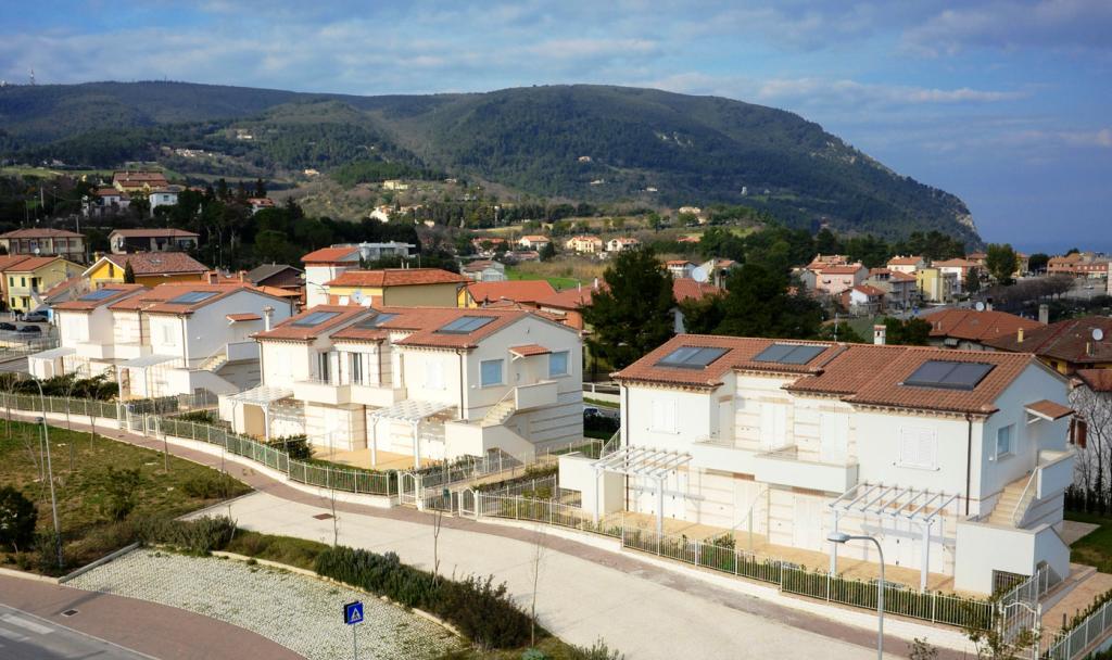 Camere Mare Sirolo Luaran gambar